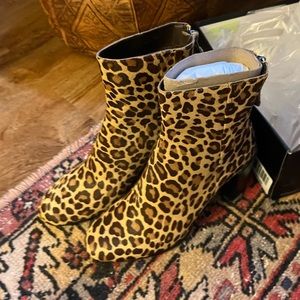 Dolce Vita leopard calf hair Bootie Women’s 6.5 new in box